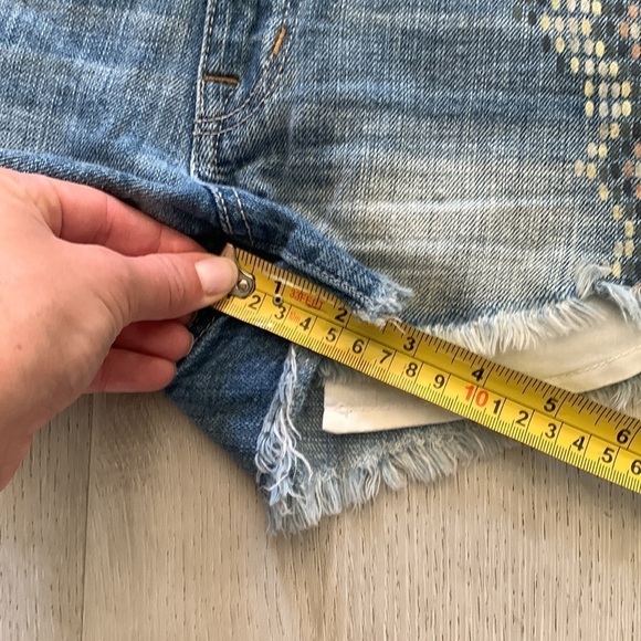 American Eagle Hi-Rise Festival Cutoff Jean‎ Shorts size 2 - Picture 8 of 10